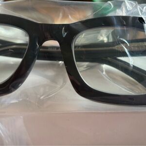 Oprah like glasses 4.25 different colors pink n black like gray and black